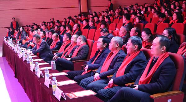 穩步前行，超越升華！三陸康集團2018員工表彰大會暨2019新春年會。